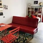 Mari & Popi's House Apartmán *