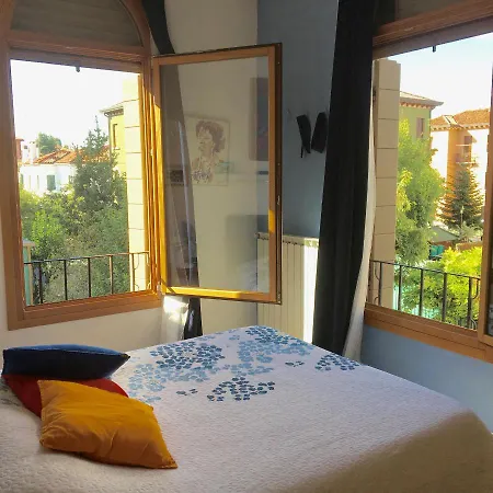 דירה Mari & Popi's House *