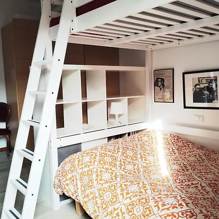 Mari & Popi's House * 메스트레