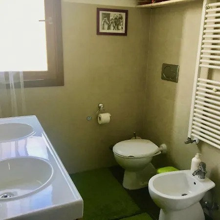Mari & Popi's House מסטרה