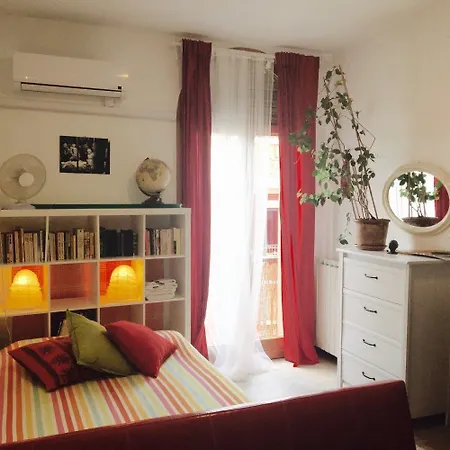 Mari & Popi's House Apartmán Mestre