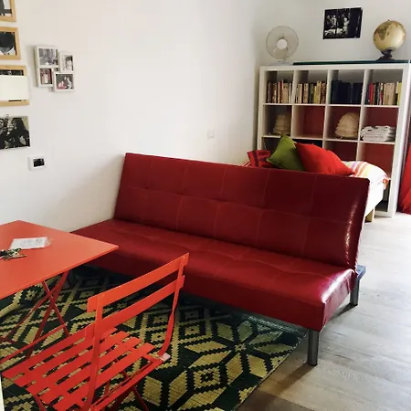 Mari & Popi's House Apartmán *